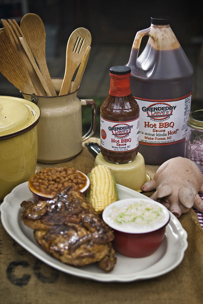 Cookout plate with barbecue and sides